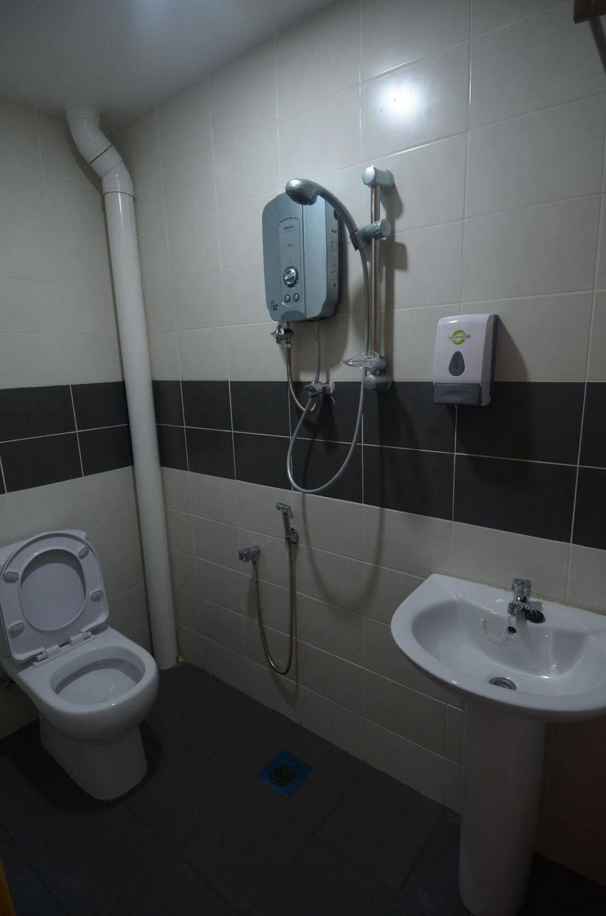 Kuok Pin Hotel Kuching Dış mekan fotoğraf